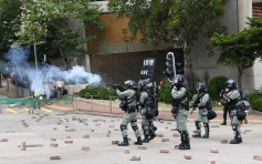 【大三罢】指示威者非法集结 警城大外发射多枚布袋弹及催泪弹