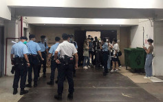 警突击搜观塘工厦 违规派对房间拘10男女