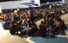 墨西哥被遺棄貨車藏343偷渡客 其中103未成年人獨自上路