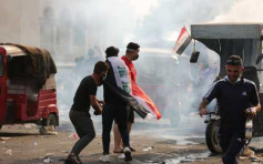 伊拉克示威者衝擊市内第四條大橋 救護員照料傷者時喪命 	