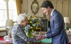 英女皇接見杜魯多 新冠康復後首晤外賓