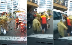 車Cam直擊｜速遞員雨中助老婦推車過馬路 網民大讚有愛