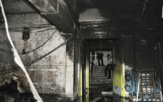葵涌工厦垃圾桶起火  10楼大堂熏黑   警查起火原因