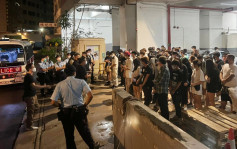 警方荃灣長沙灣搗兩無牌酒吧 拘66人包括2男負責人
