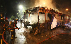 智利民眾縱火燒巴士破壞地鐵站 總統宣布首都進入緊急狀態