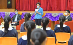 林鄭月娥與60中學生座談 聽取對新一份《施政報告》意見