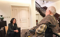 蔡英文拜訪李登輝 提早賀98歲生日