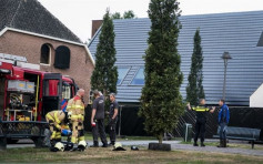 荷兰煤气罐车撞入市政大楼致爆炸 司机当场死亡
