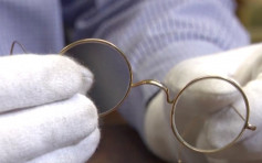 圣雄甘地珍贵眼镜拍卖 26万英镑高价成交