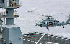 美军直升机从航母起飞后坠海 1人获救5人失踪