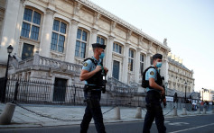 酿130人死巴黎连环恐袭案6年后终开审 法国警方高度戒备