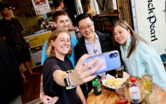 復活節｜李家超訪大澳親身感受水鄉風情 與旅客互動推廣島嶼旅遊