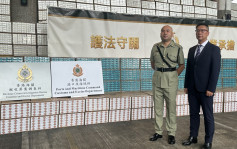 不法集團以長短棍混合方式走私香煙到港 海關檢值2.2億元私煙拘2男