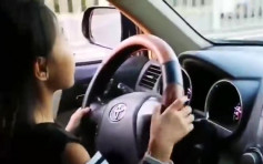 8岁女孩北京开车上路拍抖音 其父被罚2千吊销驾照
