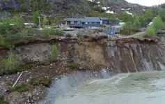 挪威北部海岸土地崩塌 多間房屋被海水吞噬