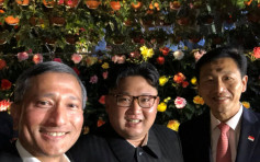 【特金會】金正恩夜遊新加坡 與外長官員齊自拍