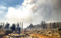美国加州山火蔓延 北部淘金重镇被烧毁