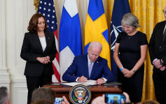 拜登签署文件 支持芬兰和瑞典加入北约