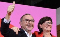 德社民党选出新领袖 联合政府岌岌可危或需提前大选