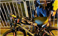 中年汉东廊驾电动单车 涉4宗罪被捕