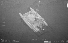澳洲充氣雙體船遭鯊魚襲擊損毀 船上3人獲救