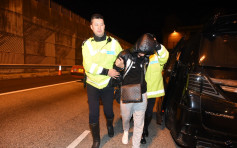 七人車青沙公路衝路障 「破窗神器」建功拘30歲醉駕男