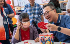 中秋節︱林定國夥同事探訪過渡性房屋與老友記同樂 勉市民「勿以善小而不為」