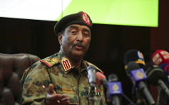 苏丹政变军头辩称要避免内战 总理已获释返家