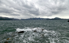气象组织指电脑预报有变 风暴更靠近香港以东沿岸