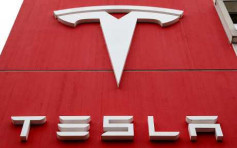 Tesla長情富豪股東巴倫料2025年股價漲至500美元