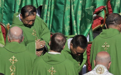 2中国主教抵梵蒂冈参加会议 教宗：热烈欢迎