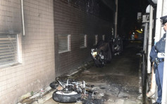 醫局街兩電單車疑遭縱火焚毀