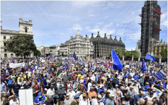 英國數萬歐派民眾示威 促再就脫歐公投
