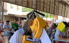 菲律宾大学生戴「防作弊帽」考试爆红  愤怒鸟、电锯人⋯创意无限