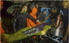 罗兴亚难民船近岸翻沉 19死逾50人失踪