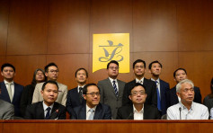 28名泛民议员联署弹劾梁振英　斥干预立法会是「耻辱」