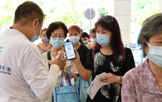 贺一诚赴内地无晤港病例接触者 澳门研过年前入食肆扫码