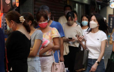 台湾增21273宗本土确诊 再多60人不治