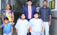 印度痴肥小姐妹接受胃束带手术 一个月后分别减18及19磅