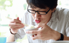 中風｜吃飯吃太快易肥易中風？ 6大飲食壞習慣恐致慢性病