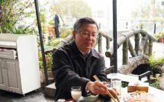 重庆患者清零 副市长带头下餐馆吃火锅
