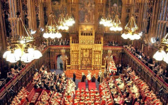 英国上议院通过修改脱欧蓝图 文翠珊受挫兼尴尬