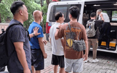 警荃湾打击非法街头赌博 3男被捕