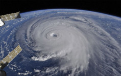 「佛罗伦斯」减弱为二级飓风 仍严重威胁美国东岸
