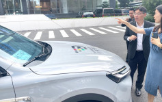 林世雄到深圳考察兼試乘自動駕駛車輛  助力在港推動自動駕駛技術