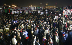 巴基斯坦连日爆发示威 要求总理伊姆兰‧汗下台
