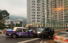 东涌私家车的士迎头相撞 至少7人伤3人伤势严重