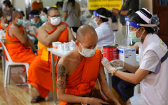 泰国疫情失控 示威者上街游行要求巴育下台