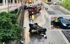 青衣西路兩車相撞 私家車「反肚」起火 平治司機棄車逃去