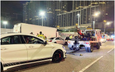 警长沙湾打击非法赛车拖走6车 5辆涉非法改装